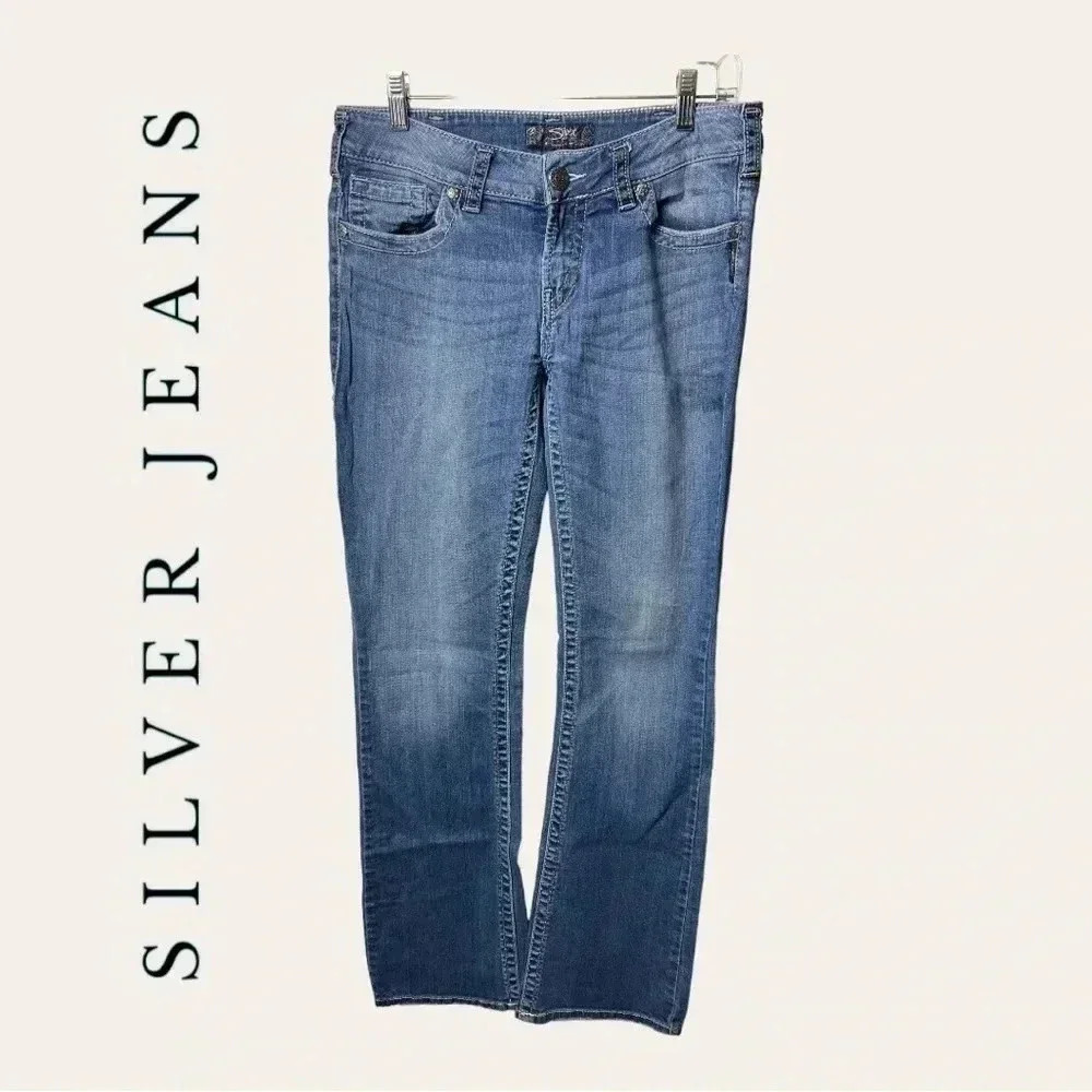 0844. SILVER JEANS AIKO BOOTCUT DENIM JEANS SIZE 30โ MEDIUM WASH DENIM IN COLOR
